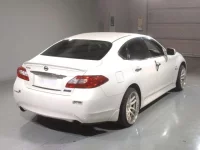 Nissan FUGA лот № 69 оценка 3.5  с аукциона в Японии 1