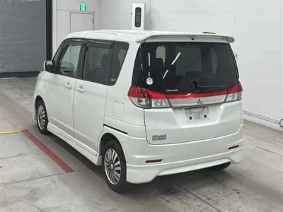 Mitsubishi DELICA D2