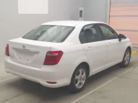 Toyota COROLLA AXIO лот № 70084 оценка R  с аукциона в Японии 1