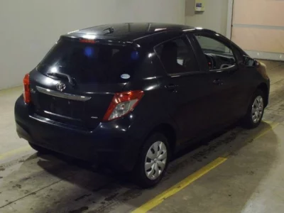 Toyota VITZ  с аукциона в Японии