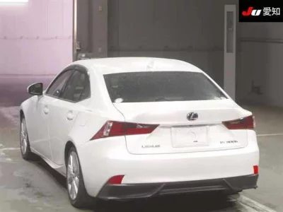Lexus IS