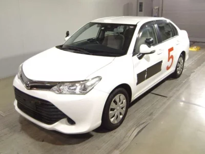 Toyota COROLLA AXIO  с аукциона в Японии