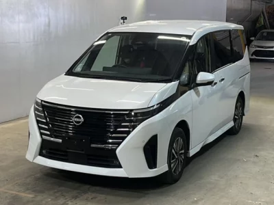 Nissan SERENA  с аукциона в Японии