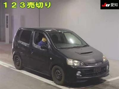 Daihatsu YRV