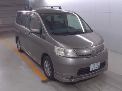 Nissan SERENA  с аукциона в Японии