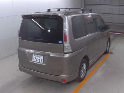 Nissan SERENA  с аукциона в Японии