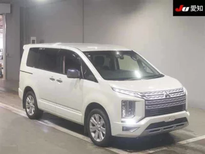 Mitsubishi DELICA D5