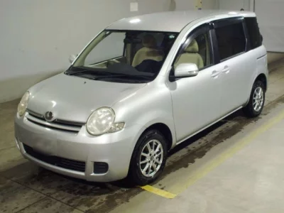 Toyota SIENTA  с аукциона в Японии