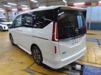 Nissan SERENA лот № 7512 оценка 4.5  с аукциона в Японии 1
