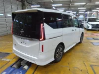 Nissan SERENA лот № 7512 оценка 4.5  с аукциона в Японии 3