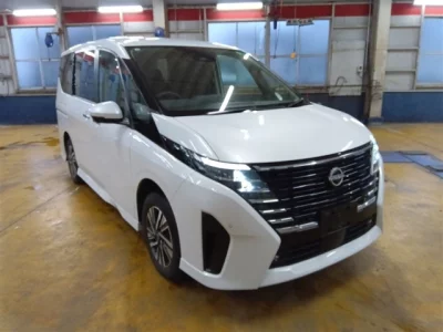Nissan SERENA  с аукциона в Японии