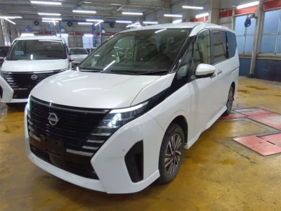 Nissan SERENA  с аукциона в Японии