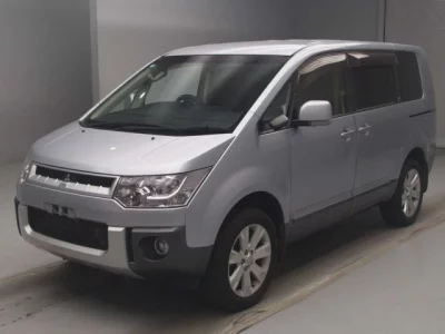 Mitsubishi DELICA D5