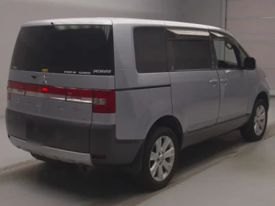 Mitsubishi DELICA D5