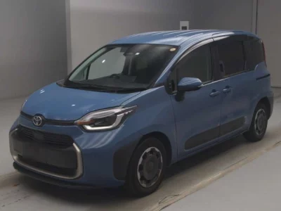 Toyota SIENTA  с аукциона в Японии