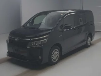 Toyota VOXY  с аукциона в Японии