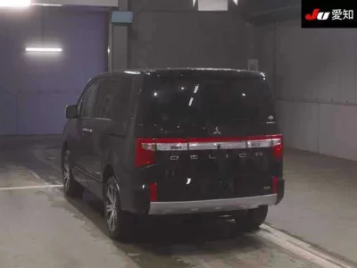 Mitsubishi DELICA D5