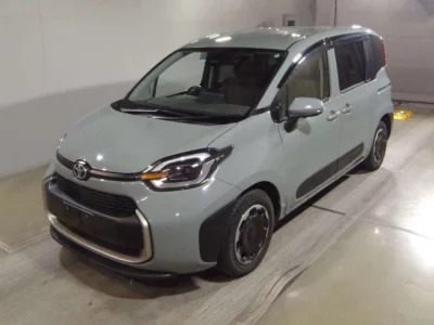 Toyota SIENTA  с аукциона в Японии