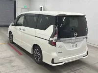Nissan SERENA лот № 30001 оценка 4  с аукциона в Японии 1