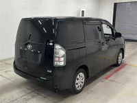 Toyota VOXY лот № 30008 оценка 4  с аукциона в Японии 4