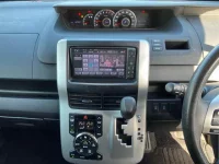 Toyota VOXY лот № 30008 оценка 4  с аукциона в Японии 5