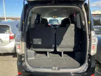 Toyota VOXY лот № 30008 оценка 4  с аукциона в Японии 9