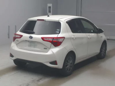 Toyota VITZ  с аукциона в Японии