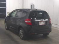 Honda FIT лот № 1025 оценка 3  с аукциона в Японии 1