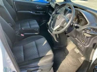 Toyota VOXY лот № 30016 оценка 4  с аукциона в Японии 6