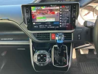 Toyota VOXY лот № 30016 оценка 4  с аукциона в Японии 5