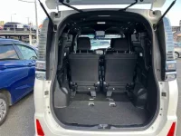 Toyota VOXY лот № 30016 оценка 4  с аукциона в Японии 9