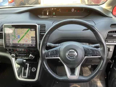 Nissan SERENA  с аукциона в Японии