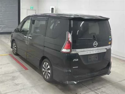 Nissan SERENA  с аукциона в Японии