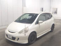 Honda FIT лот № 1076 оценка 3.5  с аукциона в Японии 3