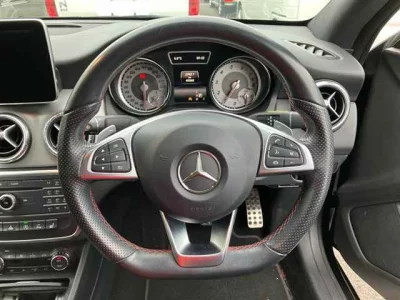 Mercedes-Benz CLA CLASS