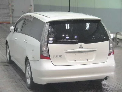 Mitsubishi GRANDIS