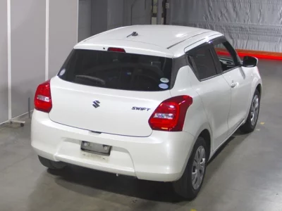 Suzuki SWIFT  с аукциона в Японии