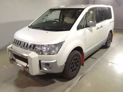 Mitsubishi DELICA D5