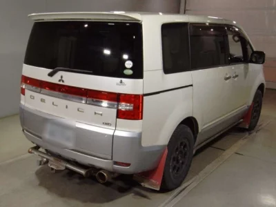 Mitsubishi DELICA D5