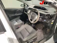 Toyota AQUA лот № 3009 оценка 3.5  с аукциона в Японии 5