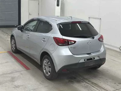 Mazda DEMIO  с аукциона в Японии