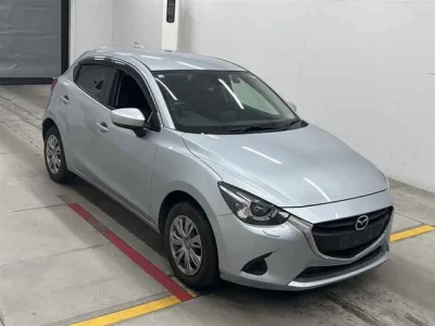Mazda DEMIO  с аукциона в Японии