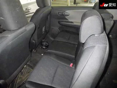 Toyota WISH  с аукциона в Японии