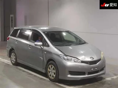 Toyota WISH  с аукциона в Японии