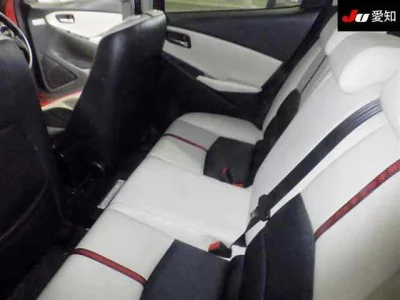 Mazda DEMIO  с аукциона в Японии