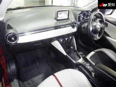 Mazda DEMIO  с аукциона в Японии