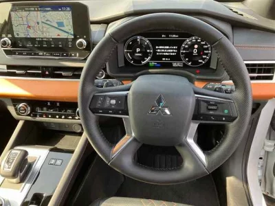 Mitsubishi OUTLANDER PHEV