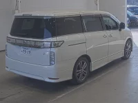 Nissan ELGRAND лот № 3024 оценка 4  с аукциона в Японии 1