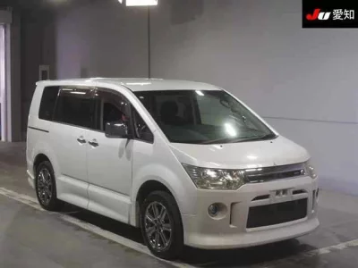 Mitsubishi DELICA D5