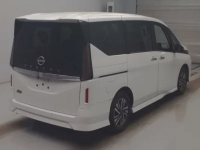Nissan SERENA  с аукциона в Японии